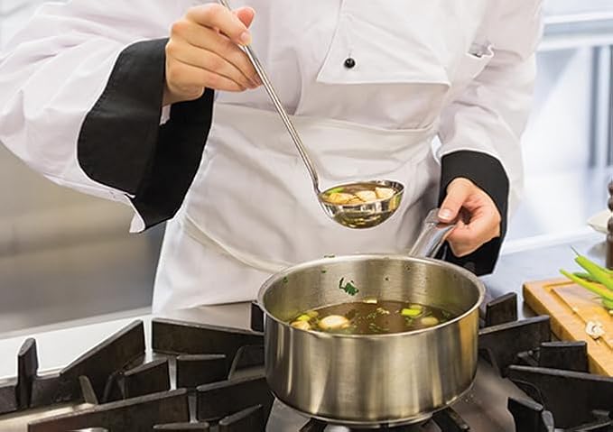 Winco Heavy-Duty Stainless Steel Sauce Pan with Cover, 4.5 Quart