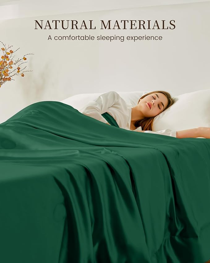 THXSILK Silk Blanket, 100% Mulberry Silk Cooling Throw, Soft and Lightweight Blanket for Bedroom, Sofa, Travel, All-Season (Emerald Green, Queen)