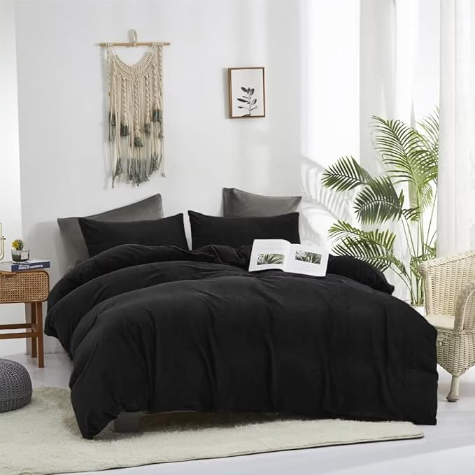 CLOTHKNOW Black Fluffy King Comforter Set Velvet Bedding Comforter Sets Soft Comforter Cozy Black Comforter with 2 x Pillow Cases