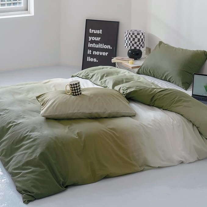 CLOTHKNOW Green White Queen Comforter Set Green Gradient Bedding Comforter Sets All Season Soft Comforter with 2 x Pillow Cases