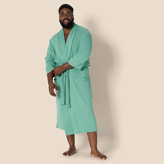 Amazon Essentials Men's Lightweight Waffle Bathrobe (Available in Big & Tall)