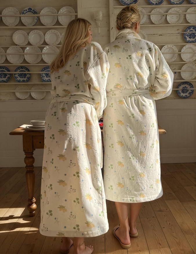 Women Fleece Floral Fruit Print Bathrobe Soft Flannel Lounge Robe Cute Fall Robe Lightweight Warm Gown with Belt