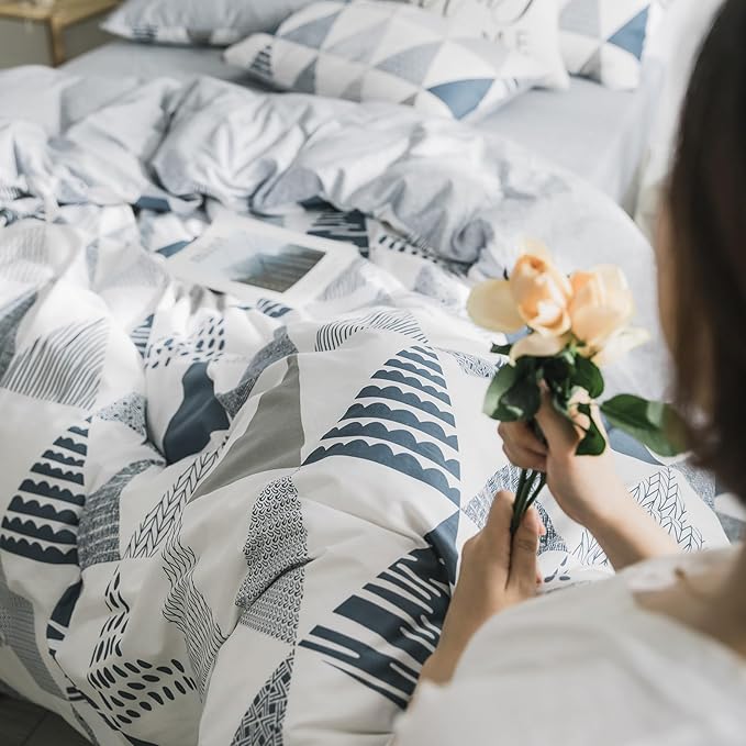 mixinni Comforter King Size Fluffy Modern Style Geometric Grayish Blue Triangle Patterned Comforter Set for All Season 3 Pieces 1 Soft Comforter with 2 Pillow Shams
