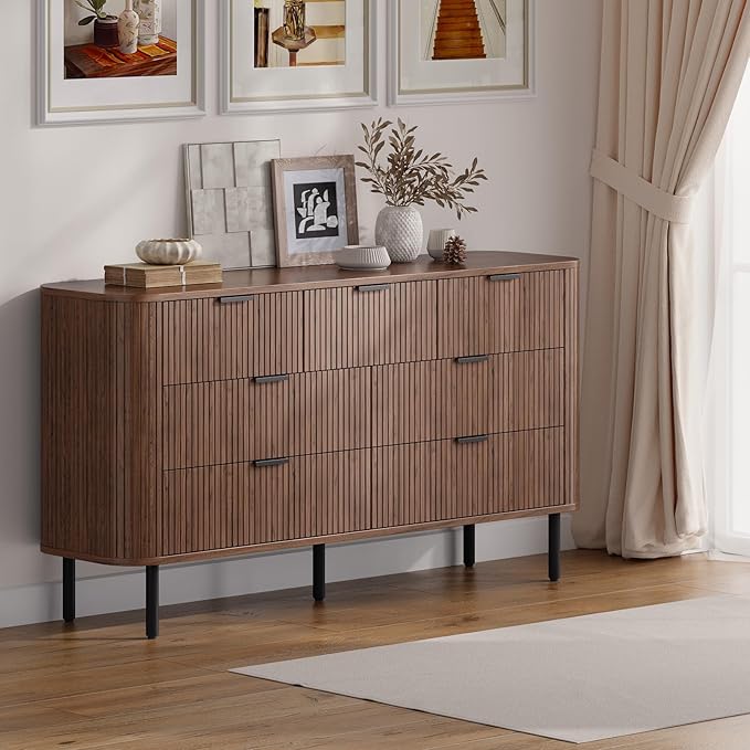 Fluted Dresser for Bedroom with 7 Drawers, 60 Inch Wide Modern Chest of Drawers with Metal Handle, Curved Profile Design, Wood Dresser TV Stand for Bedroom, Living Room, Hallway, Walnut