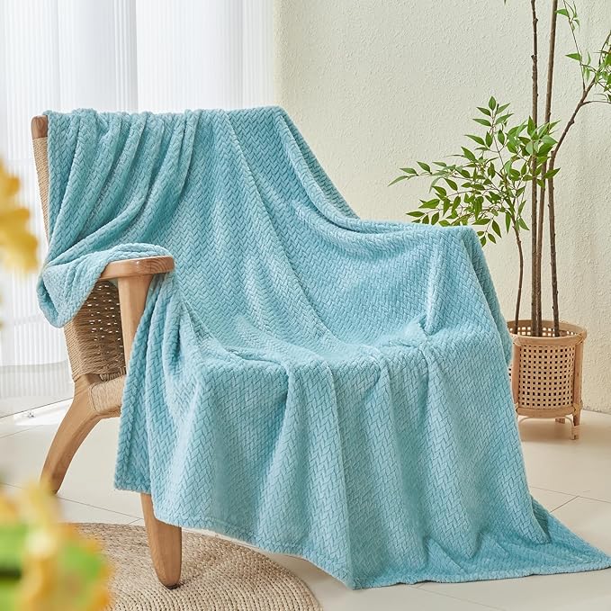 NEWCOSPLAY Super Soft Queen Blanket Mint Green Premium Silky Flannel Fleece Leaves Pattern Lightweight Bed Blanket All Season Use (Mint Green, Queen(90"x90"))