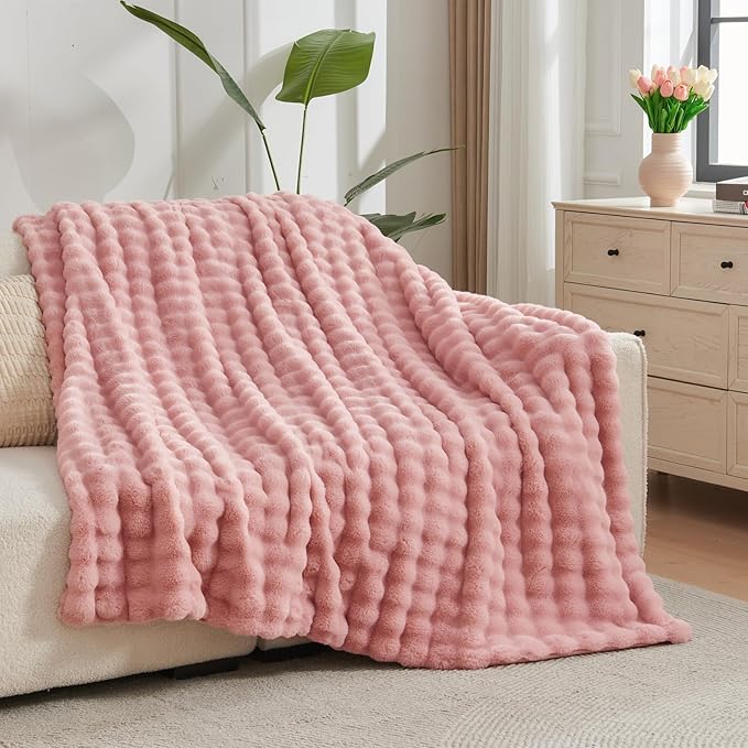 NEWCOSPLAY Faux Fur King Blanket Pink Bubble Blanket Thick Warm Soft for Couch Sofa Bed 550GSM (Pink, King(90"x110"))