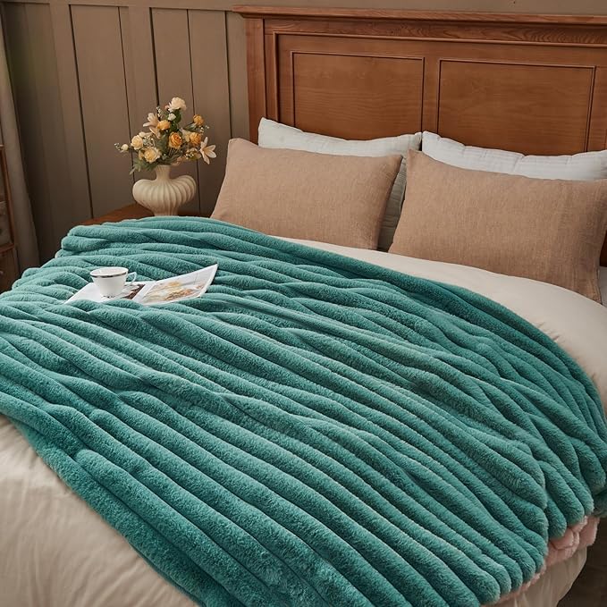 NEWCOSPLAY Faux Fur Twin Blanket Light Teal 3D Ribbed Plush Thick Warm Blanket for Couch Sofa Bed 850GSM (Light Teal Ribbed, Twin(60"x80"))