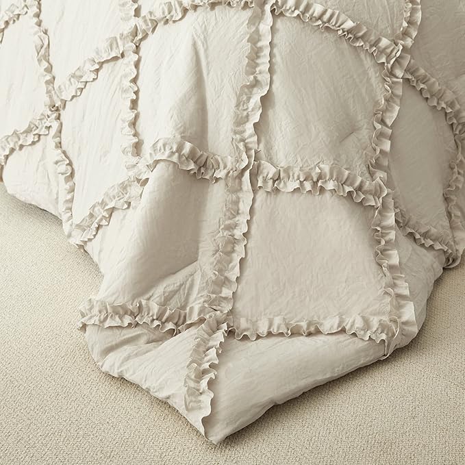 Bonlino Twin Comforter Set Soft Bedding - 2 Pcs Tufted Decor Fluffy Comforter Boho Bed in a Bag with Cute Lightweight Pillowcase for Dorm Farmhouse Bedroom Luxury Gift(Wheat)