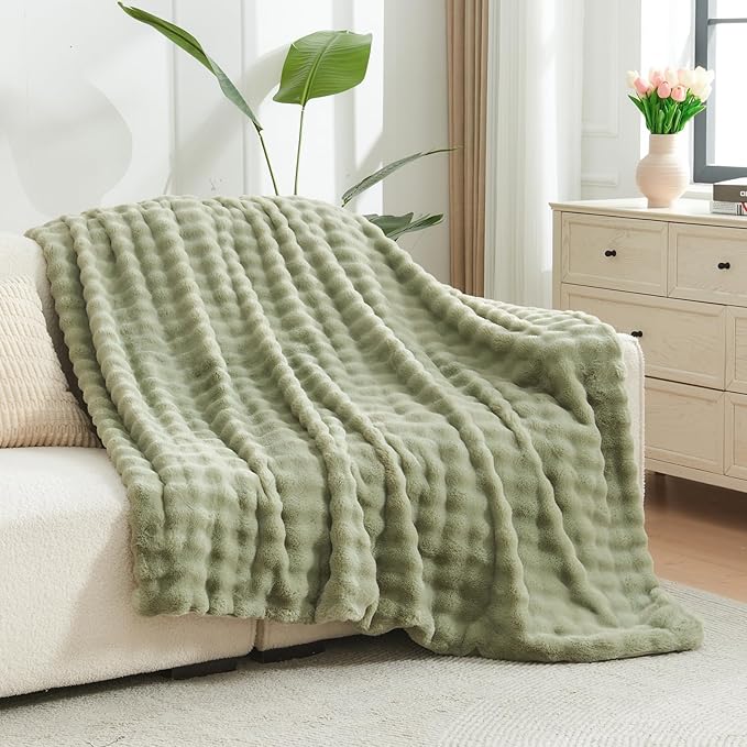 NEWCOSPLAY Faux Fur Twin Blanket Sage Green Bubble Blanket Thick Warm Soft for Couch Sofa Bed 550GSM (Sage Green, Twin(60"x80"))