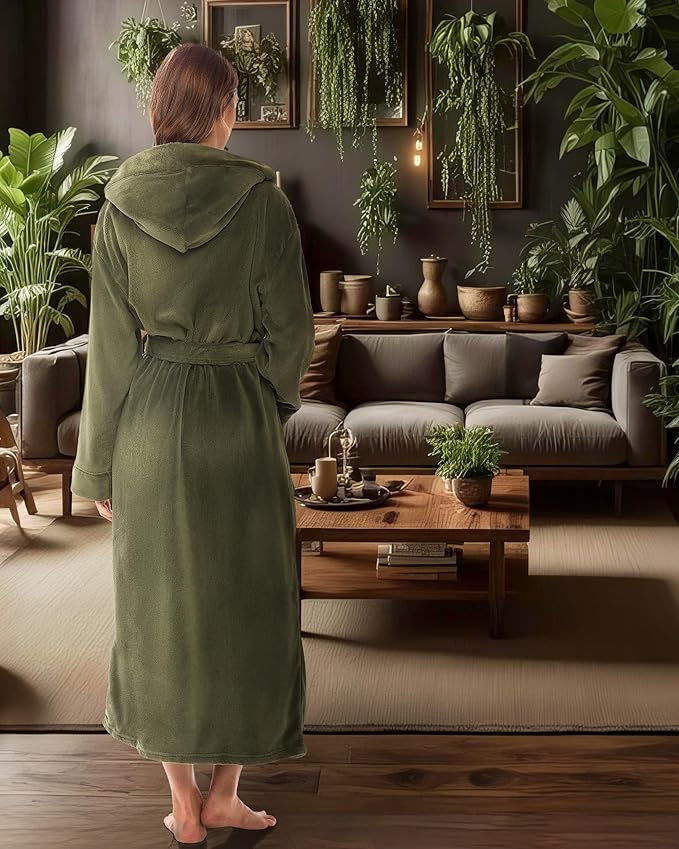 Alexander Del Rossa Womens Robe, Long Plush Bathrobe with Hood, Hooded Robes for Women Plus Size Bath Robe