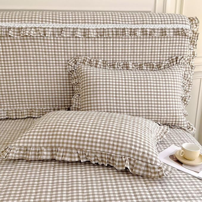 mixinni Vintage Ruffle Tan Gingham Comforter Set 3-Piece Washed Cotton Full Beige Grid Bedding Set with Taupe Geometric Checkered Pattern, Farmhouse Chic Soft Fluffy Comforter for All-Season