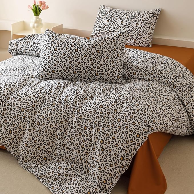 Luxlovery Leopard Comforter Set Queen Animal Cheetah Printed Comforter Black White Bedding Set Fluffy Soft Blanket Quilts with 2 Pillowcases for Women Men Queen Bed