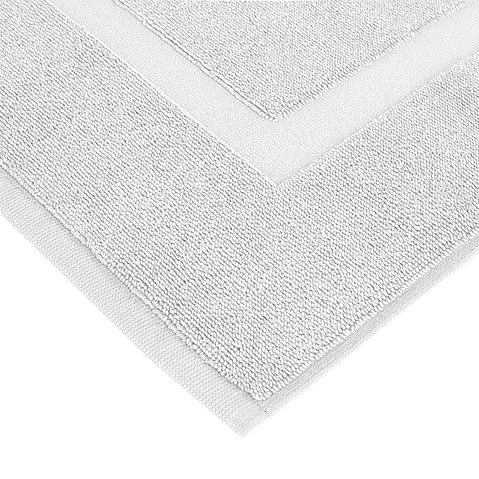 Amazon Basics Banded Bathroom Bath Rug Mat, Soft Silver, 31 inches L x 20 inches W