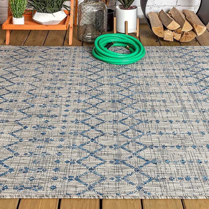JONATHAN Y Moroccan Geometric Indoor Outdoor Area Rug 4X6 Light Gray/Navy, Ourika Textured Weave for Backyard, Patio, Porch, Easy-Cleaning, High Traffic, Pet-Friendly, Non-Shedding (SMB108A-4)