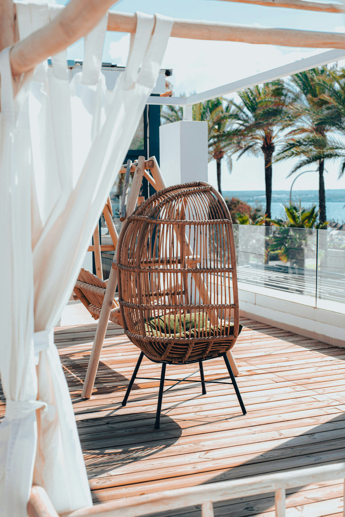 How Natural Light Transforms the Mood and Beauty of Home Interiors