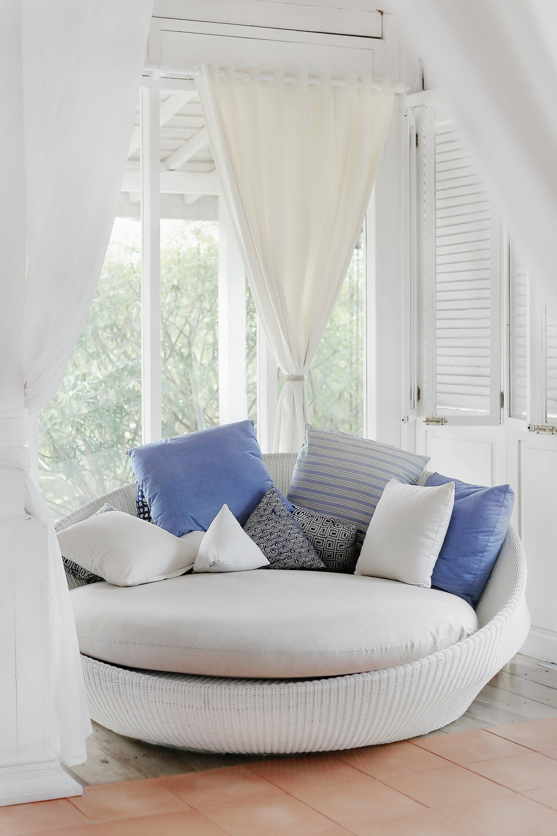 Open Space Living: How to Design a Cohesive and Functional Home | LITTLE CHAPTER