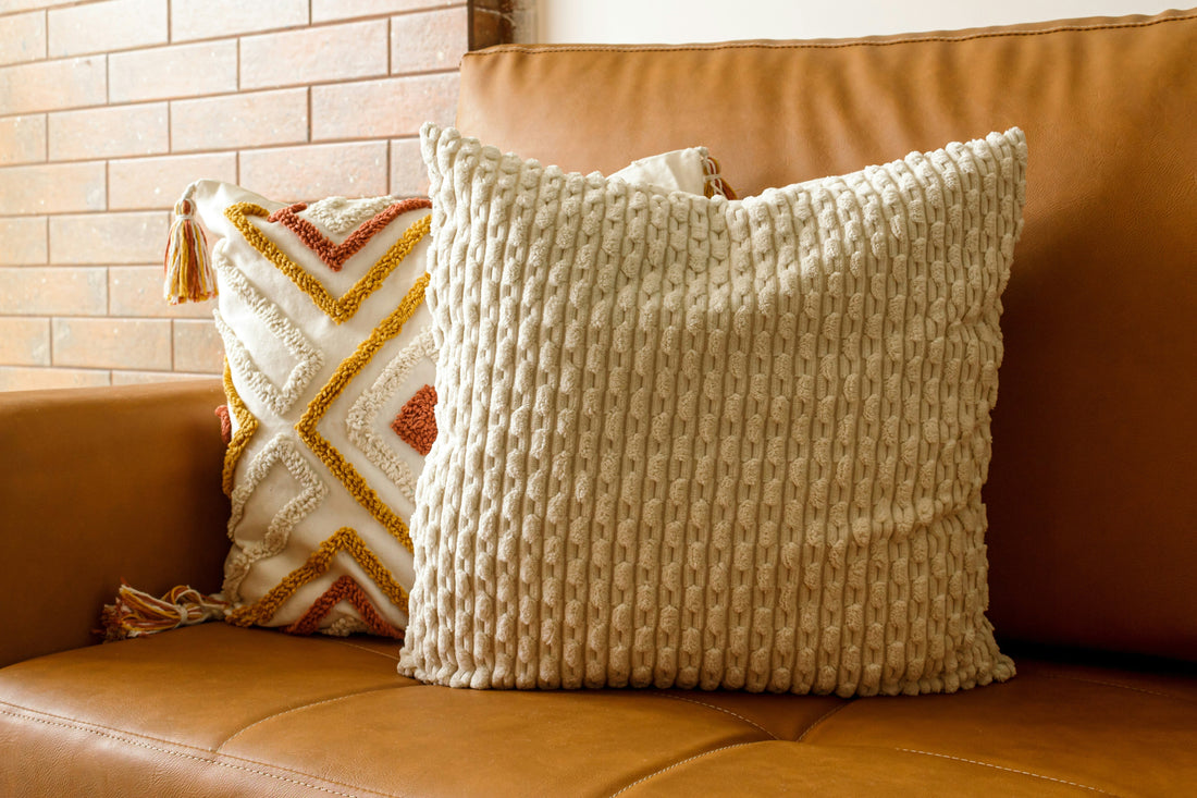 The Art of Mixing Throw Pillows for a Designer Look