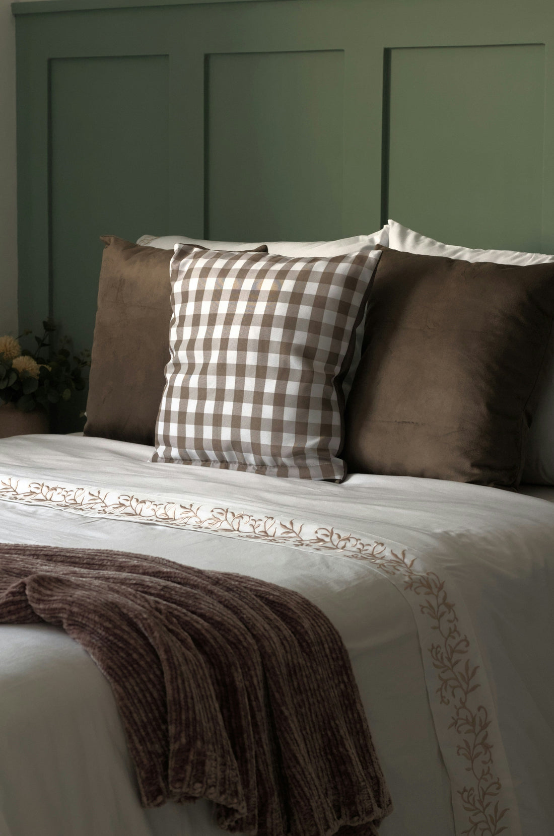 How Natural Materials Bring Warmth and Authenticity to Home Decor