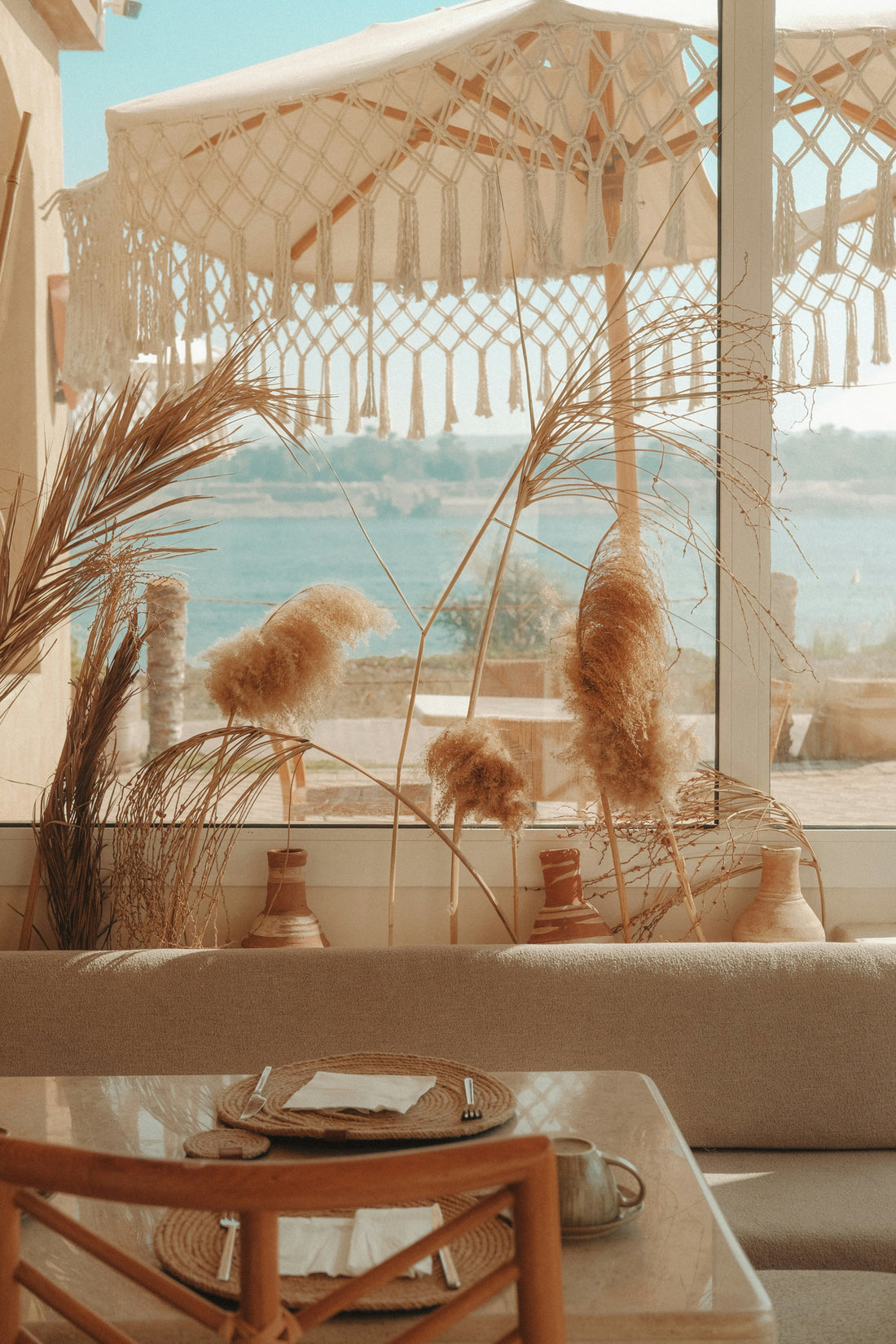 How Soft Shapes in Home Decor Create Comfortable and Welcoming Interiors