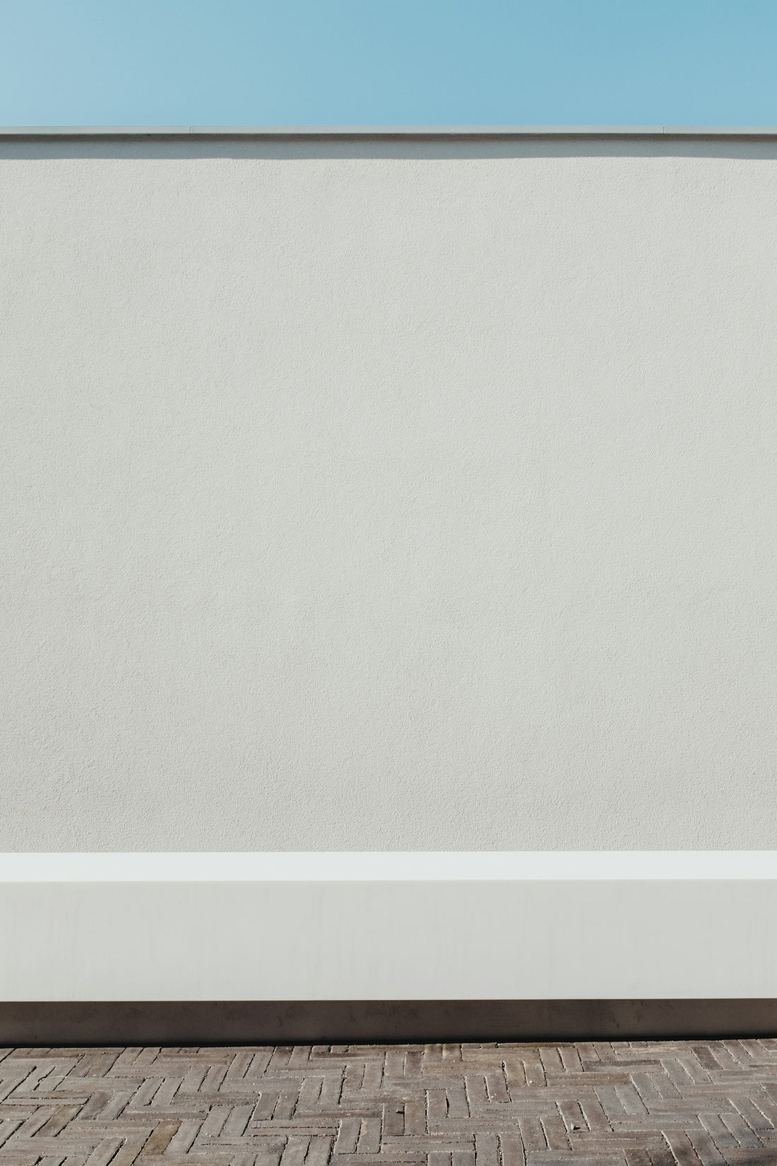 Mastering gallery wall arrangement — inspiration from Little Chapter