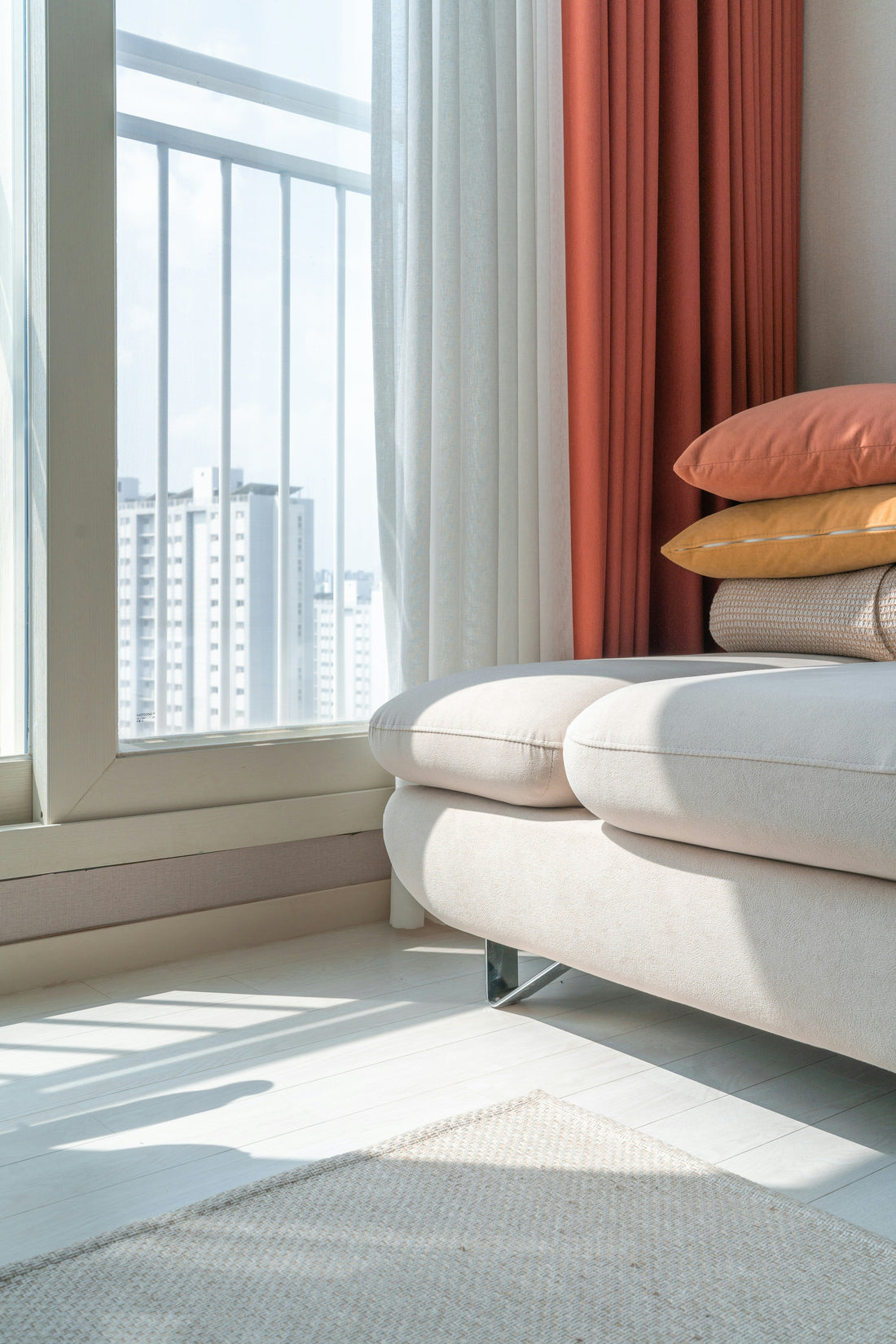 Minimalist Home Decor: Creating a Calm and Clutter-Free Space | LITTLE CHAPTER