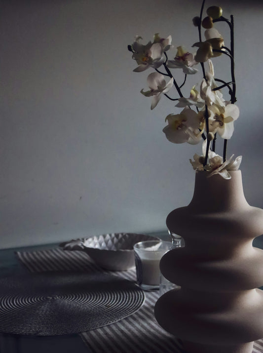 How Layered Home Decor Creates Depth and Character in Interior Spaces