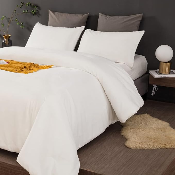 CLOTHKNOW White Velvet Queen Comforter Set Fluffy Bedding Comforter Sets All Season Soft Comforter White Comforter Queen with 2 x Pillow Cases