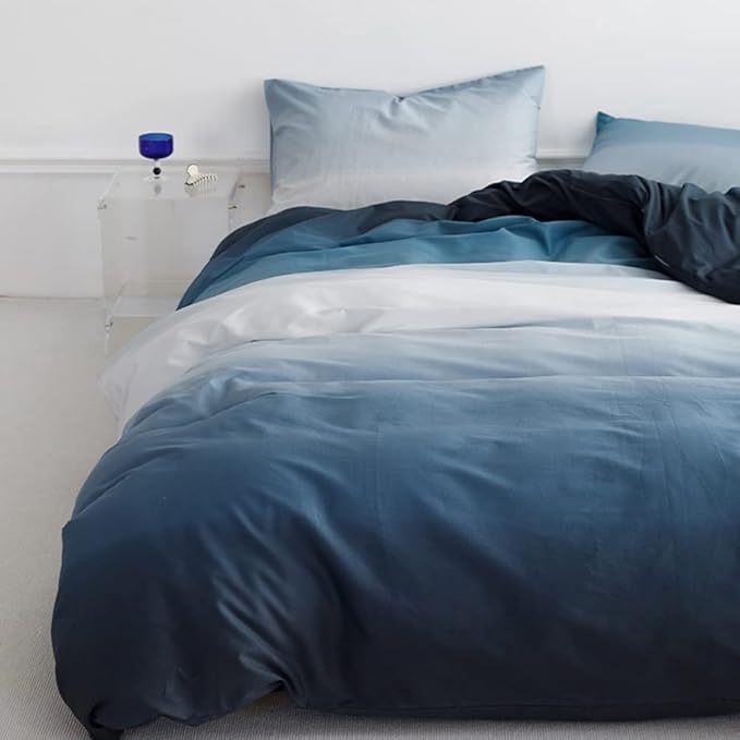 CLOTHKNOW Blue White King Size Comforter Set 3Pcs Blue Gradient Bedding Comforter Sets All Season Soft Navy Comforter with 2 x Pillow Cases