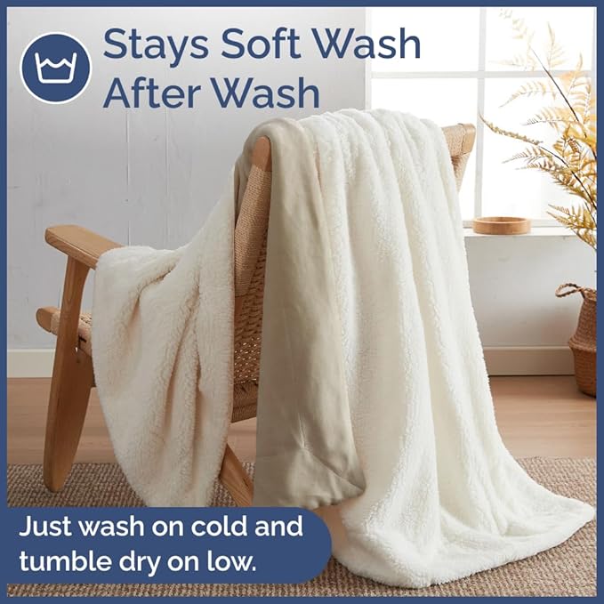 Sherpa Fleece Blanket Twin Size - Reversible Sherpa Fleece Twin Blanket - Super Soft Double Sided for Bed, Sofa, Couch - Thick, Warm, Fuzzy and Plush - Luxurious Bedding for Winter - Cream, 60" x 80"