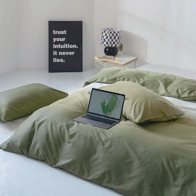 CLOTHKNOW Green White Queen Comforter Set Green Gradient Bedding Comforter Sets All Season Soft Comforter with 2 x Pillow Cases