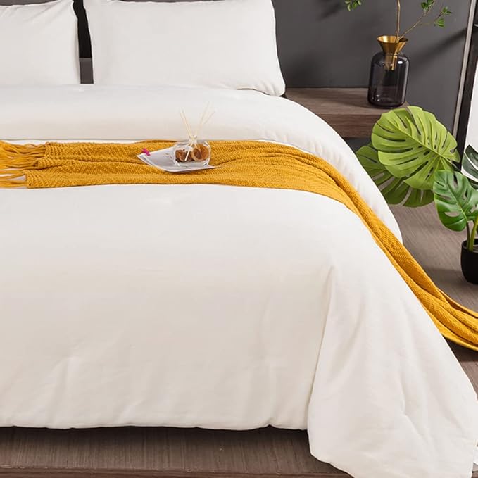 CLOTHKNOW White Velvet King Size Comforter Set 3Pcs Fluffy Bedding Comforter Sets Soft Flannel Comforter King White Comforter with 2 x Pillow Cases