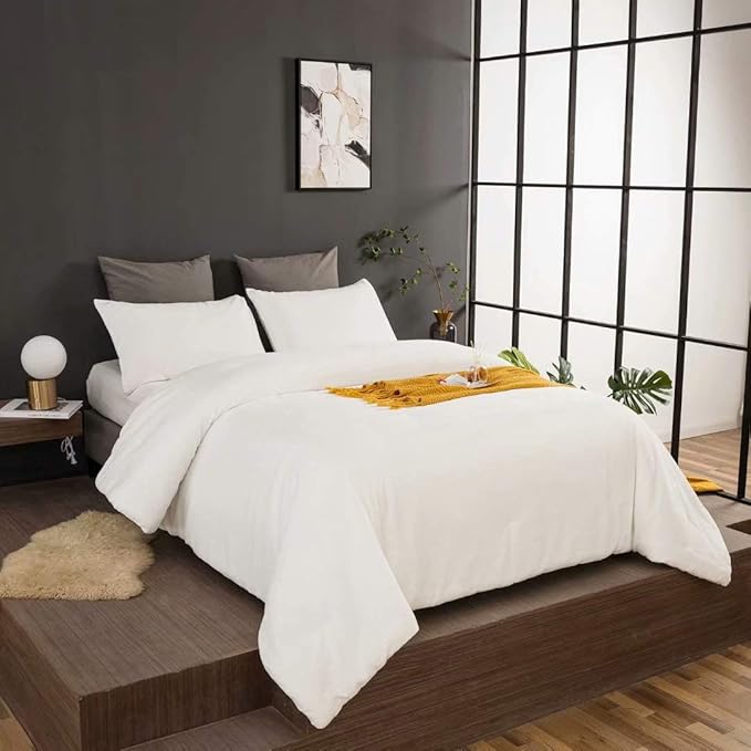 CLOTHKNOW White Velvet Queen Comforter Set Fluffy Bedding Comforter Sets All Season Soft Comforter White Comforter Queen with 2 x Pillow Cases