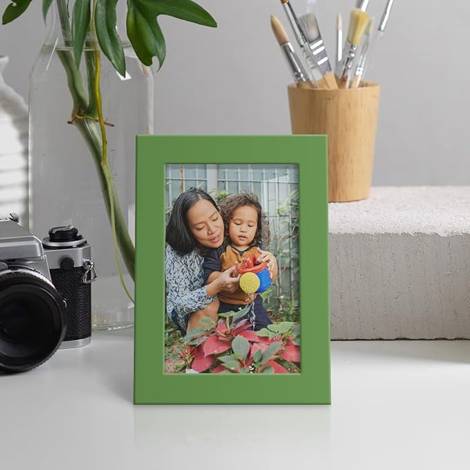 Renditions Gallery 4x6 inch Picture Frame High-end Modern Style, Made of Solid Wood and High Definition Glass Ready for Wall and Tabletop Photo Display, Green Frame
