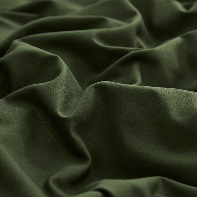 CLOTHKNOW Army Green Queen Comforter Set 3Pcs Dark Green Bedding Comforter Sets All Season Soft Hunter Queen Comforter with 2 x Pillow Cases