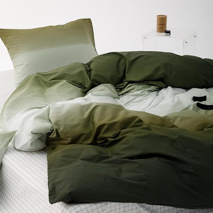 CLOTHKNOW California King Comforter Set Green White Gradient Bedding Comforter Sets Soft Green Comforter with 2 x Pillow Cases