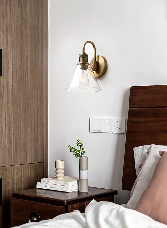 Yosoan 1-Light Brass Modern Vintage Indoor Wall Sconce, Vanity Single Luxury Hardwired Retro Textured Clear Funnel Flared Glass Shade with Industrial Gooseneck Curved Rod Bathroom Lamp(Antique)