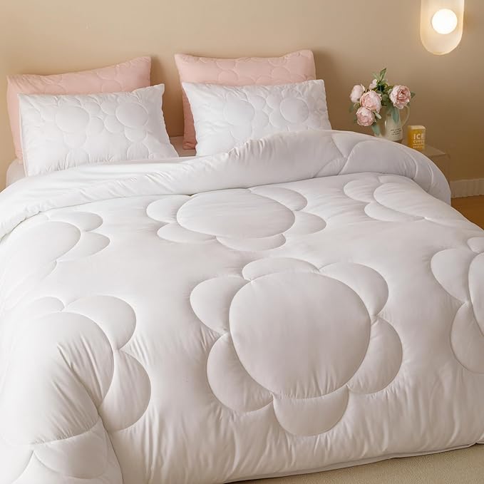 CLOTHKNOW White Twin/Twin XL Comforter Set Daisy Puff Pattern Bedding Comforter Sets Soft Boho Comforter White Comforters with 2 x Pillow Cases