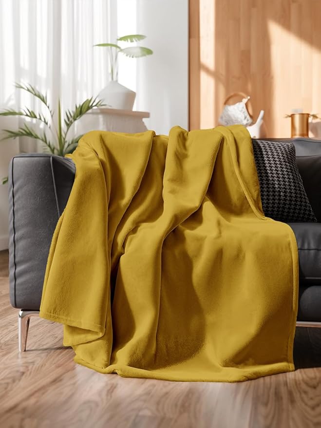 Ultra Soft Fleece Blanket Twin Size - Flannel Fleece Luxury Twin Blanket - Lightweight for Couch Bed Chair - Thick, Warm and Breathable - All Season Cozy Fuzzy, Anti-Static Microplush Bedding, Gold