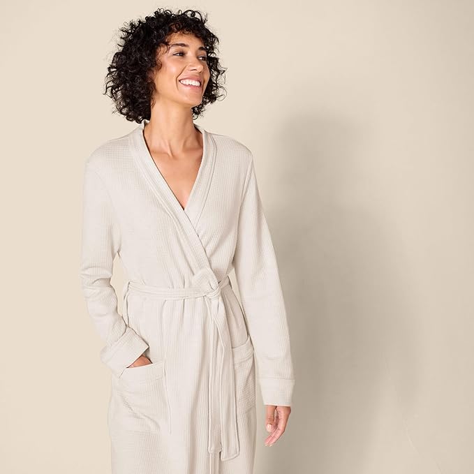 Amazon Essentials Women's Lightweight Waffle Full-Length Robe (Available in Plus Size)