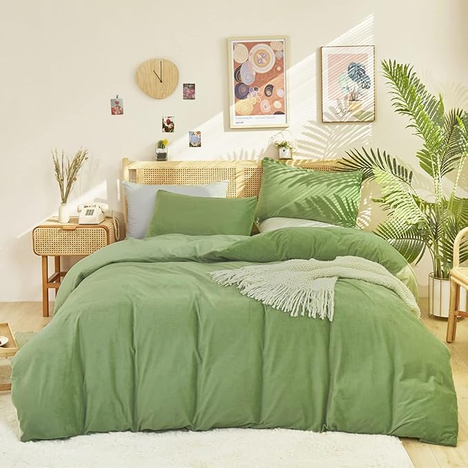 Luxlovery Sage Green Velvet Comforter Set King Light Green Bedding Sets King Size Comfy Soft Grass Green Micromink Sherpa Quilt Blanket Plush Fluffy Comforter Set King Size