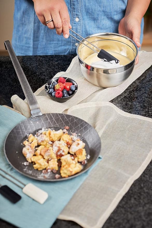 RÖSLE 1888 Forged Iron Frying Pan with welded handle with hook, oven safe, suitable for serving, 9.5 in pan rim