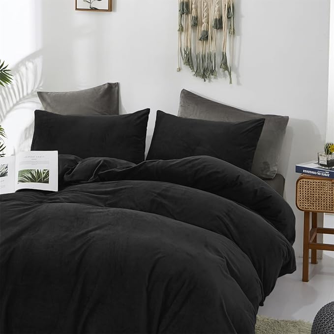 CLOTHKNOW Black California King Comforter Set Fluffy Velvet Bedding Comforter Sets Soft Flannel Comforters Black Comforter with 2 x Pillow Cases