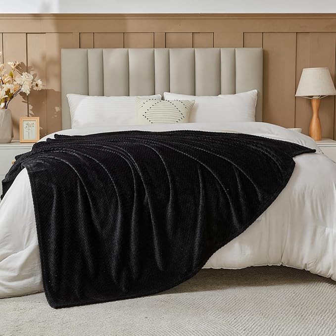 NEWCOSPLAY Super Soft Queen Blanket Black Premium Silky Flannel Fleece Leaves Pattern Lightweight Bed Blanket All Season Use (Black, Queen(90"x90"))