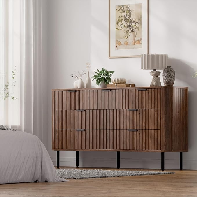 Fluted Dresser for Bedroom with 7 Drawers, 60 Inch Wide Modern Chest of Drawers with Metal Handle, Curved Profile Design, Wood Dresser TV Stand for Bedroom, Living Room, Hallway, Walnut