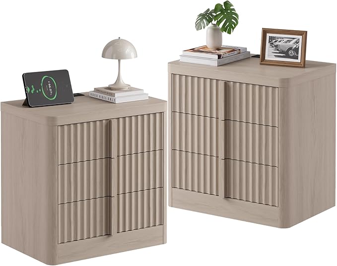 Fluted Nightstand Set of 2 with Charging Station, 23.6" Wood End Table with Solid Wood Handle, Mid Century Moden Bedside Table 3 Drawer Dresser for Bedroom, Living Room, Natural Oak