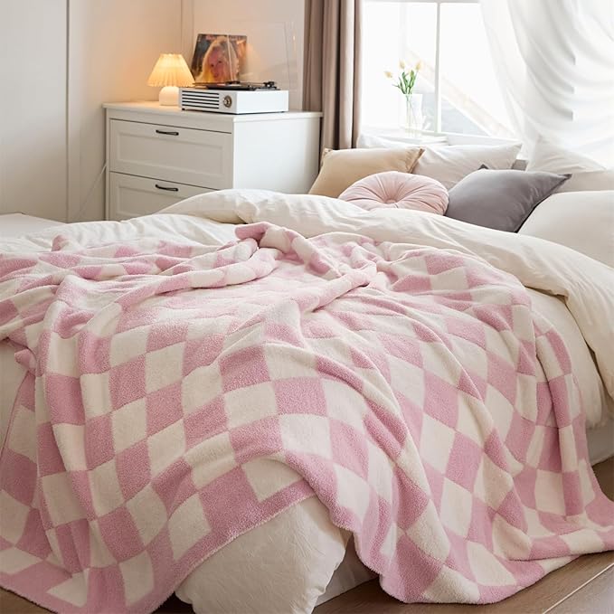 YIRUIO Throw Blanket Checkered Chessboard Fluffy Fuzzy Warmer Comfort Reversible Super Soft Cozy for Home Decor Bed Couch Sofa Living Room (Pink, 60''x80'')