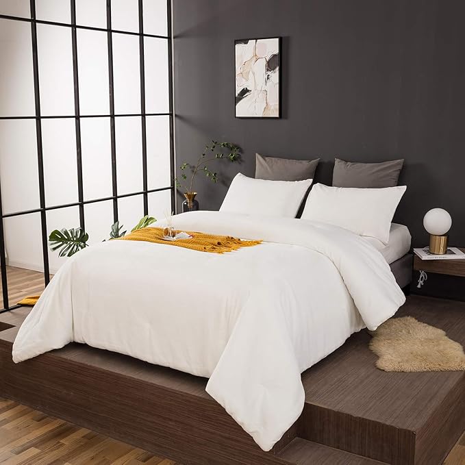 CLOTHKNOW White Full Size Comforter Sets 3Pcs Fluffy Bedding Comforter Sets Soft Flannel Comforter White Comforter with 2 x Pillow Cases