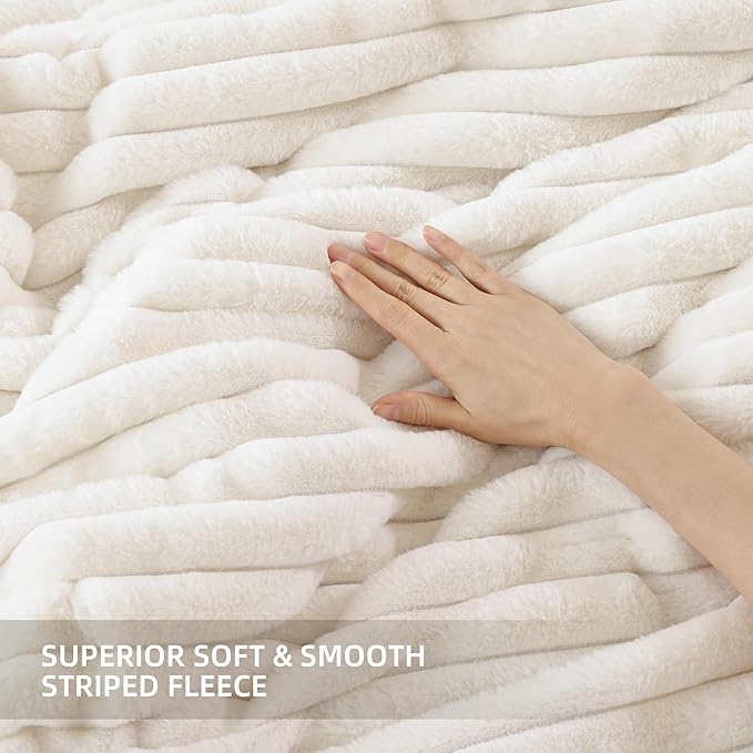 Smoofy Fluffy Queen Comforter Set 3 Pieces - Cream White Fleece Fluffy Comforter Set, Luxury Fuzzy Queen Bedding Set, Soft Warm Bed Set All Season, Heavy Faux Fur Comforter with 2 Pillow Cases