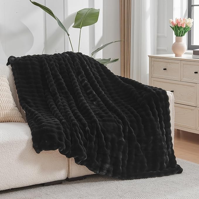 NEWCOSPLAY Faux Fur Throw Blanket Black Bubble Blanket Thick Warm Soft for Couch Sofa Bed 550GSM (Black, Throw(50"x60"))