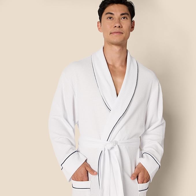 Amazon Essentials Men's Lightweight Waffle Bathrobe (Available in Big & Tall)